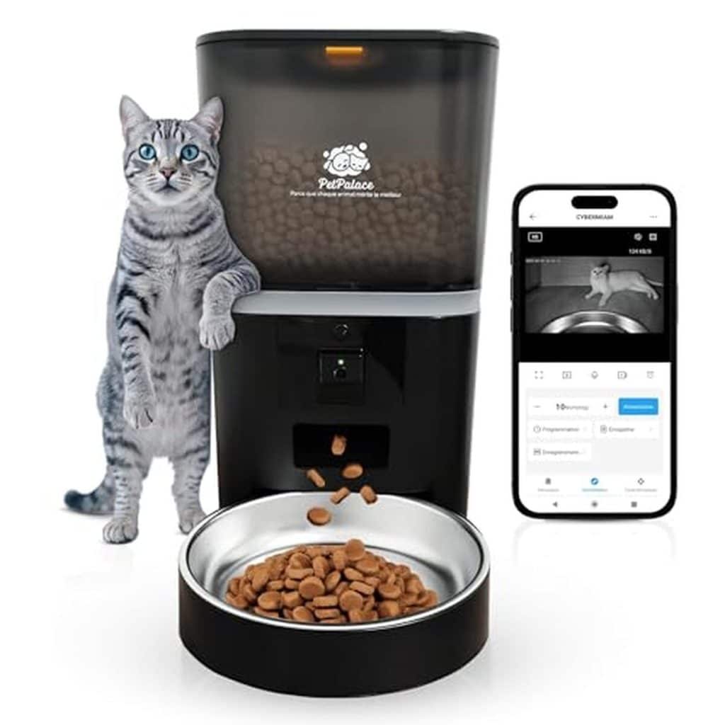 Test du distributeur croquettes chat PetCam : alimentation et surveillance à distance